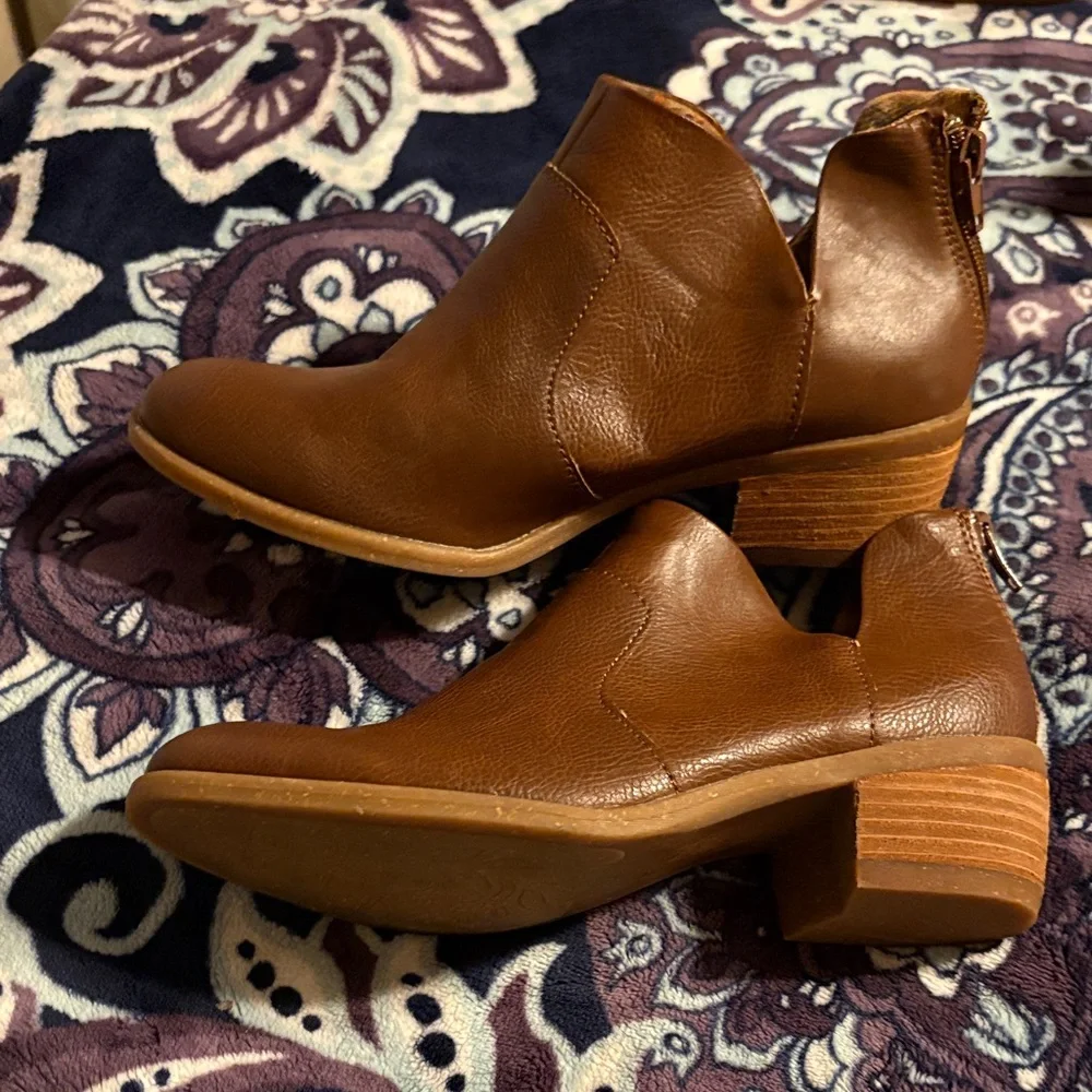 BOC Women's Brown Ankle‎ Boots 9.5 Western Basic Rodeo Outdoors Festival